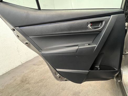 Used 2017 Toyota Corolla SE FWD image 9