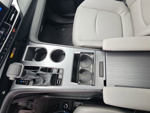 Used 2026 Toyota Sienna XLE image 19