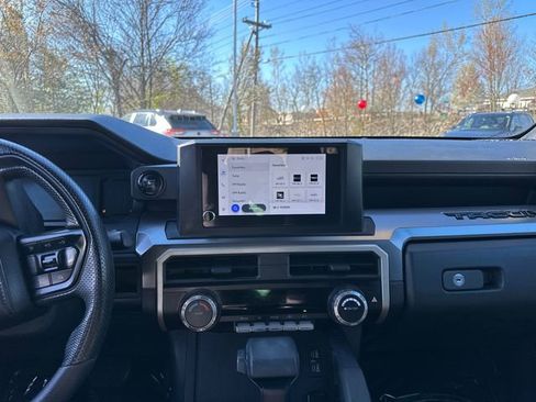 Used 2024 Toyota Tacoma SR5 AWD/4WD image 23