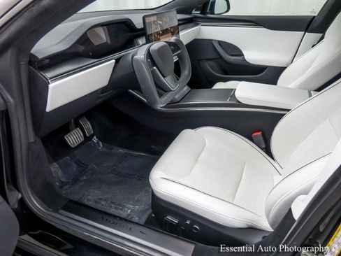 Used 2022 Tesla Model S Plaid image 13