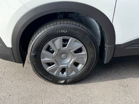 New 2026 Nissan Kicks S image 27