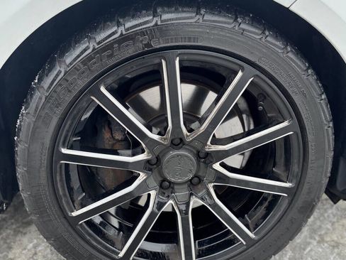 Used 2016 Mercedes-Benz E 350 4MATIC Sedan image 9