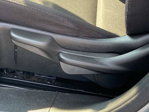Used 2025 Chevrolet Malibu LS FWD image 23
