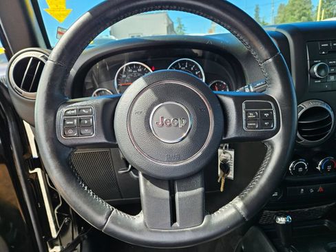 Used 2016 Jeep Wrangler Sport w/ Connectivity Group AWD/4WD image 16