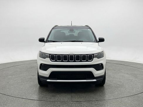 Used 2025 Jeep Compass Limited image 2