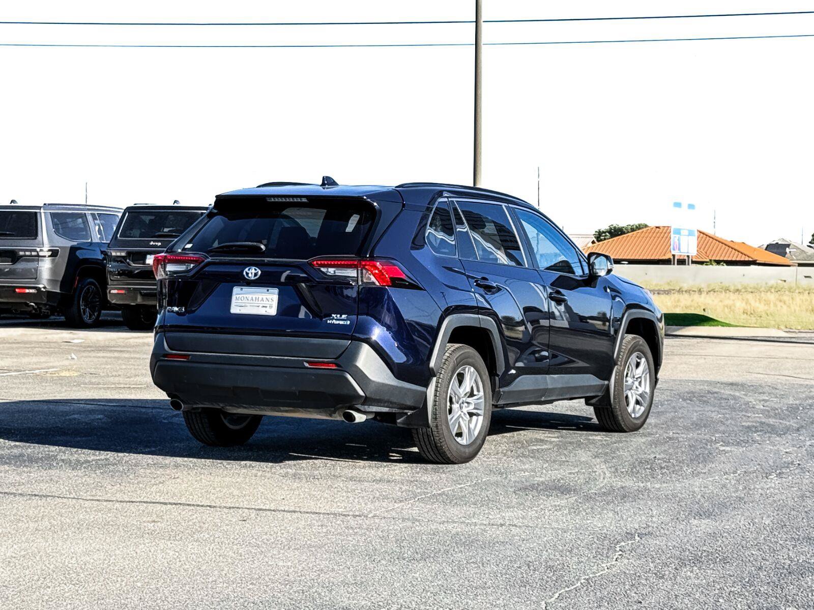 Used 2024 Toyota RAV4 XLE w/ Convenience Package AWD/4WD image 10