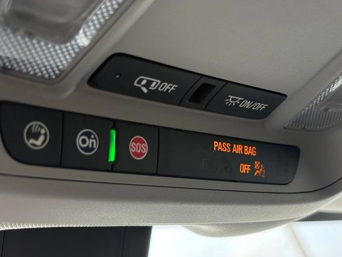Used 2020 Chevrolet Equinox LT FWD image 17