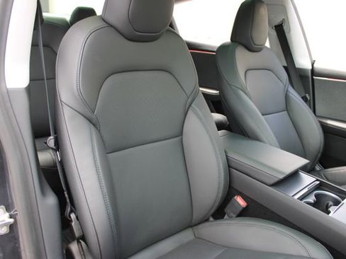 Used 2024 Tesla Model 3 Standard Range image 13