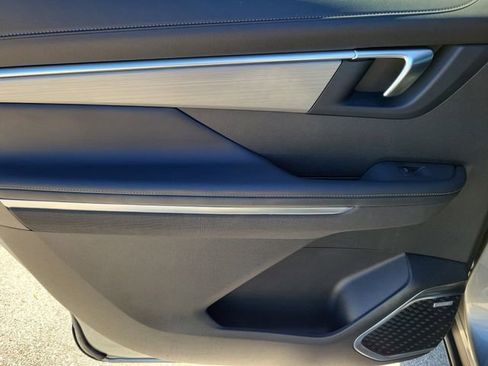 Certified 2025 Buick Enclave Preferred image 11