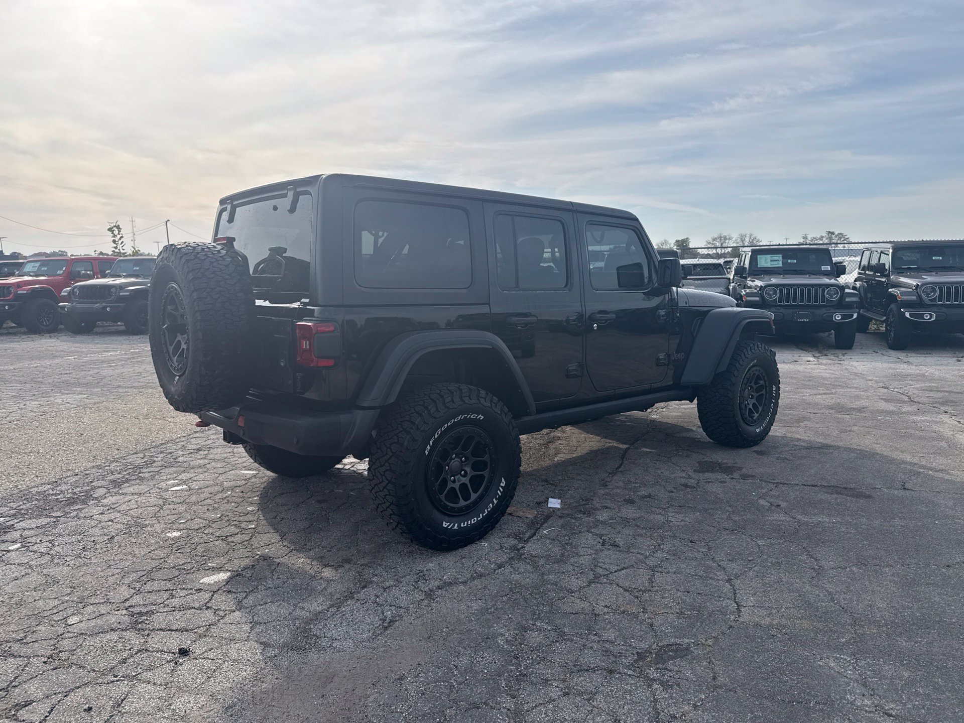 Used 2022 Jeep Wrangler Unlimited Rubicon w/ Xtreme Recon 35" Tire Package AWD/4WD image 6