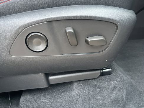 Used 2024 Chevrolet Traverse RS w/ LPO, Floor Liner Package image 19