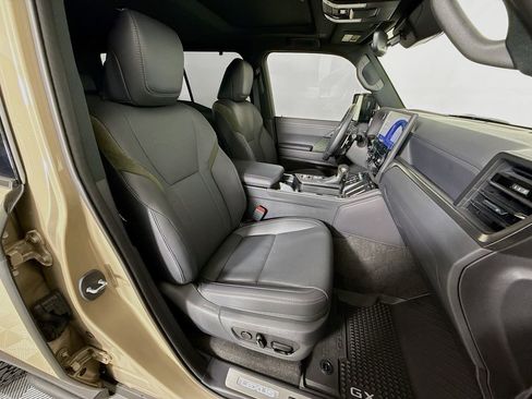 Certified 2026 Lexus GX 550 AWD/4WD image 30