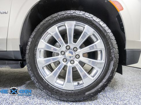 Used 2022 Chevrolet Suburban Premier AWD/4WD image 44