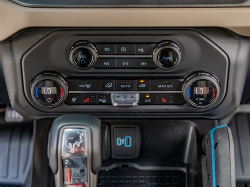 Used 2024 Ford Bronco Wildtrak image 26