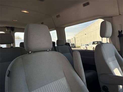 Used 2015 Ford Transit 150 XLT image 33