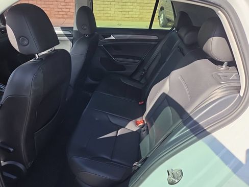 Used 2019 Volkswagen Golf S FWD image 11