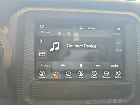 Used 2019 Jeep Wrangler Sport AWD/4WD image 9