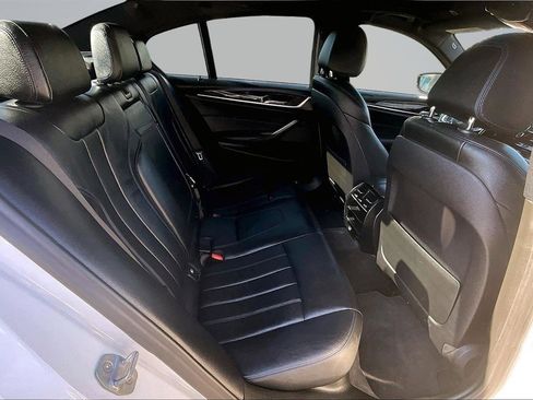 Used 2018 BMW 530i xDrive 530i xDrive image 25