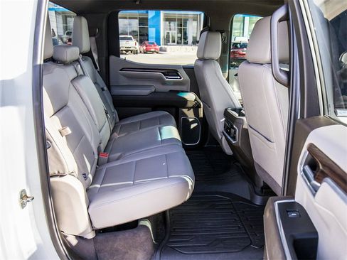 Used 2024 GMC Sierra 1500 SLT w/ SLT Convenience Package image 19