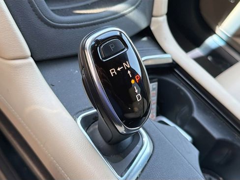 Used 2019 Cadillac XT5 Luxury AWD/4WD image 17