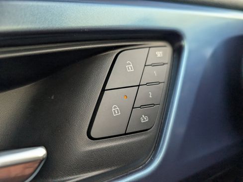 New 2026 Chevrolet Equinox EV LT image 16