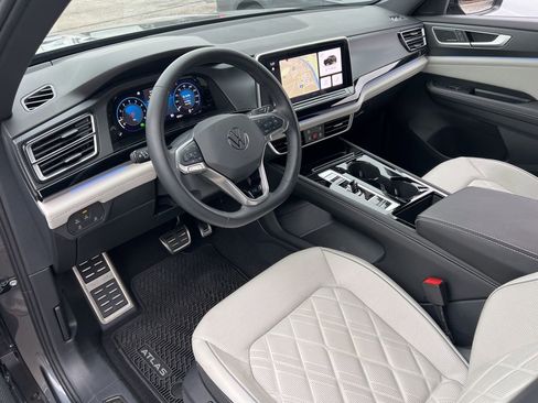 Used 2025 Volkswagen Atlas Cross Sport SEL Premium R-Line image 15