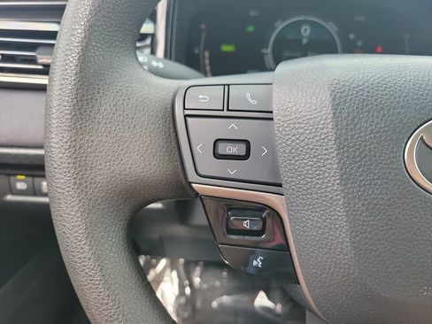 Used 2025 Toyota Camry LE FWD image 17