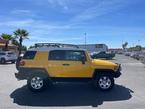 Used 2007 Toyota FJ Cruiser 4WD image 6