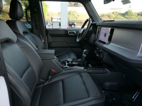 Used 2025 Ford Bronco Outer Banks image 29