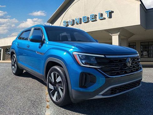Used 2024 Volkswagen Atlas Cross Sport SE image 1