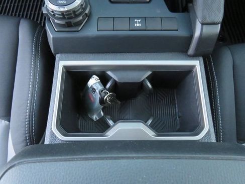 Certified 2025 Toyota Tacoma TRD Off-Road image 26