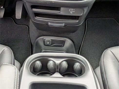 New 2026 Chrysler Pacifica Select w/ S Appearance Package image 18