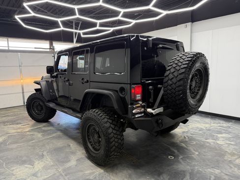 Used 2016 Jeep Wrangler Unlimited Sahara w/ Connectivity Group image 3