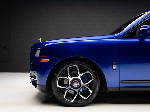 Used 2021 Rolls-Royce Cullinan Black Badge image 17