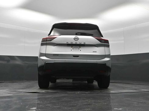 Used 2025 Nissan Rogue SV AWD/4WD image 23