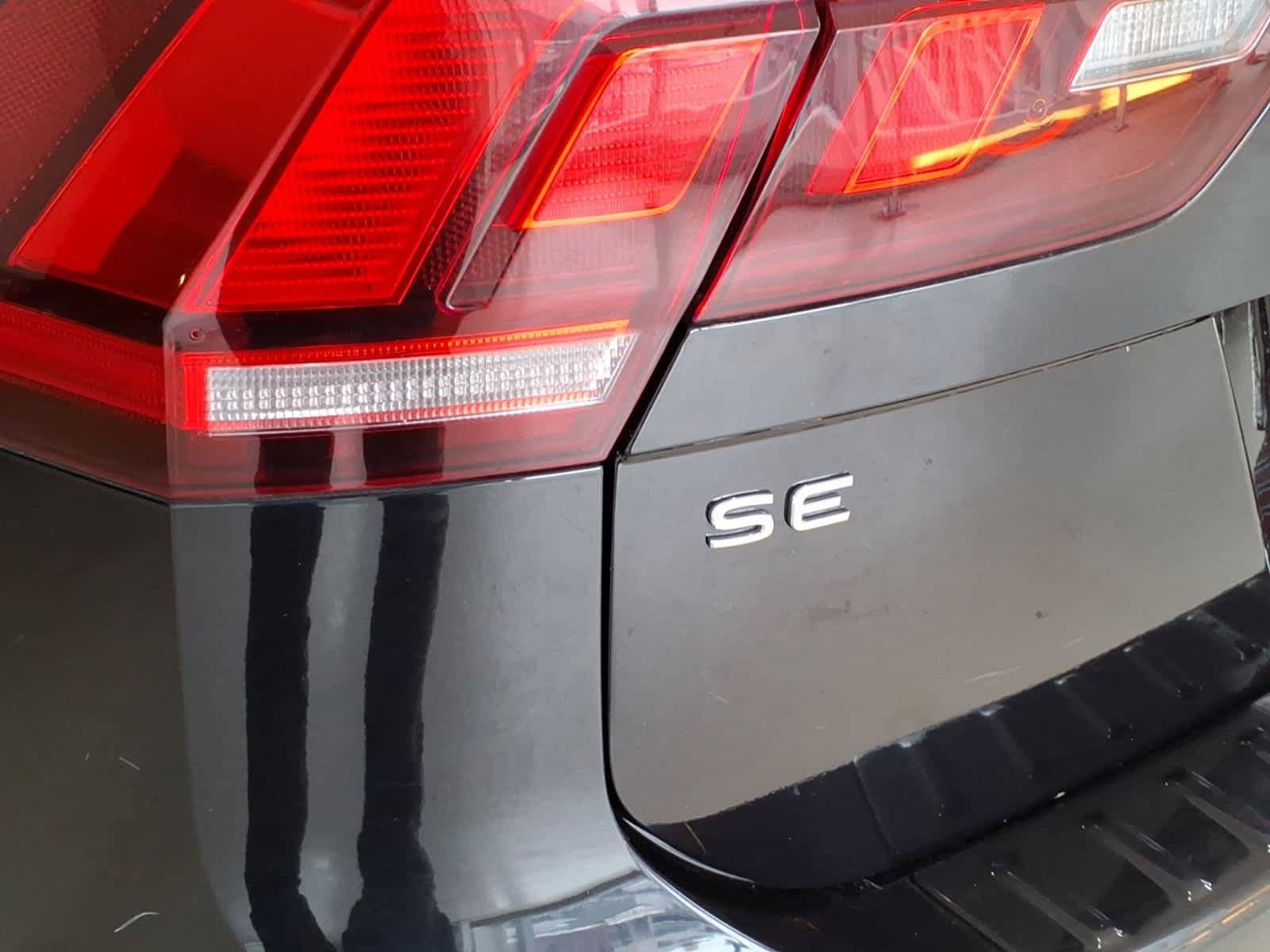 Used 2023 Volkswagen Tiguan SE R-Line AWD/4WD image 7