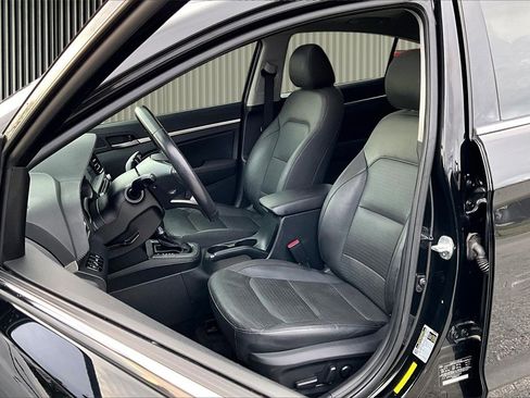 Used 2020 Hyundai Elantra Limited w/ Ultimate Package 03 image 25