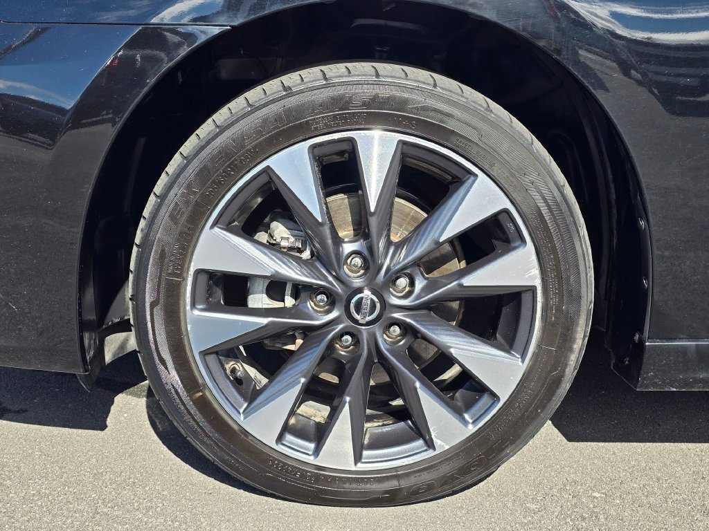 Used 2019 Nissan Sentra SR FWD image 8
