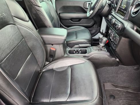 Used 2023 Jeep Wrangler Unlimited Sahara w/ Cold Weather Group image 5