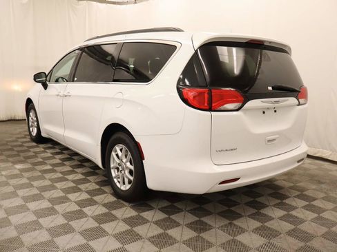 Used 2020 Chrysler Voyager Lxi FWD image 3