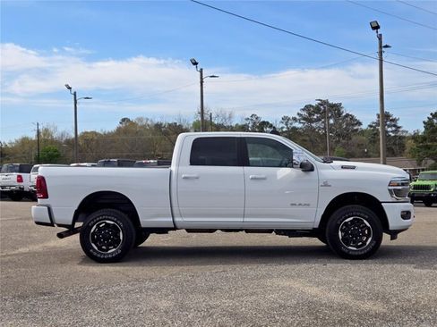 Used 2026 RAM 2500 Laramie AWD/4WD image 14