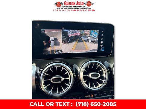 Used 2021 Mercedes-Benz GLB 250 4MATIC w/ Premium Package image 39