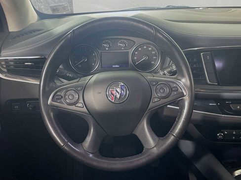 Used 2021 Buick Enclave Essence image 9
