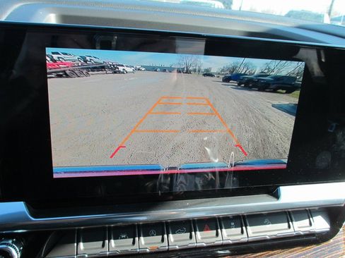 New 2026 GMC Sierra 1500 SLE image 17