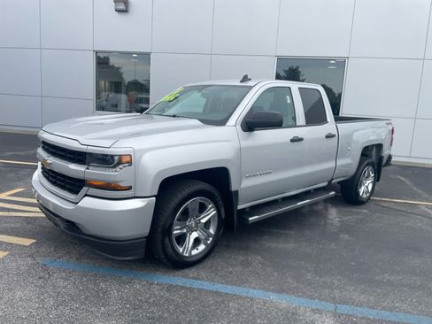Used 2018 Chevrolet Silverado 1500 Custom w/ Custom Value Package AWD/4WD image 1