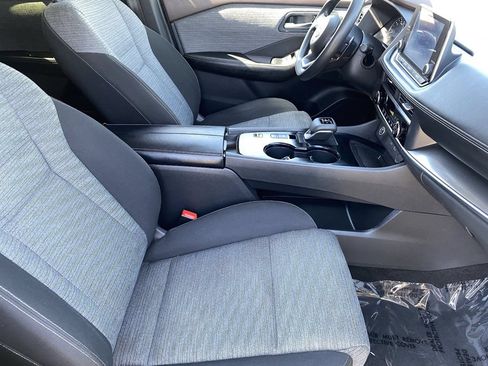 Used 2023 Nissan Rogue SV FWD image 10
