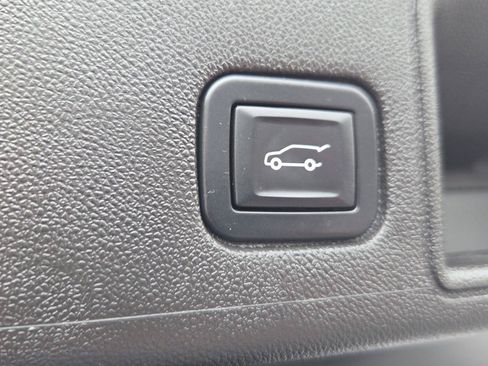 Used 2022 GMC Terrain SLT AWD/4WD image 23