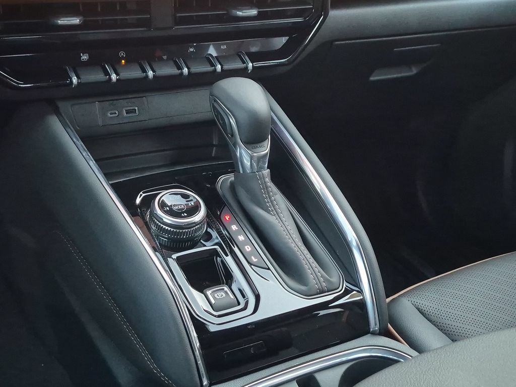 New 2026 GMC Canyon AT4 w/ Technology Plus Package AWD/4WD image 27