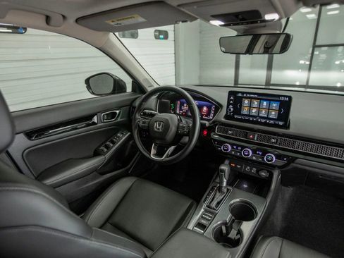 Used 2022 Honda Civic Touring image 16