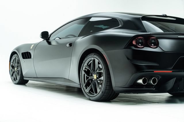 Used 2018 Ferrari GTC4Lusso T RWD image 23